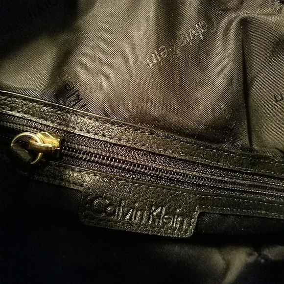 Calvin Klein Black Quilted Leather Shoulder Bag - Picture 5 of 6